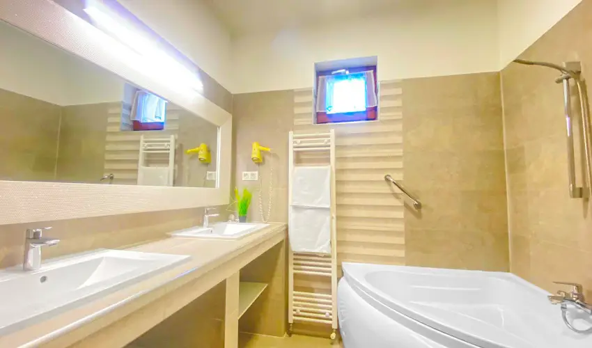 Bajor Panzi Aparthotel Bk, Bkfrd