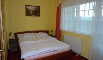 HoldLux Apartmanok Srvr