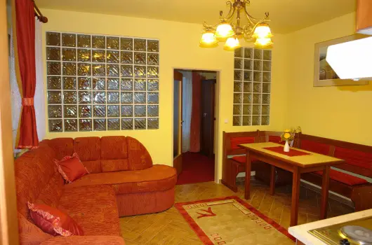 HoldLux Apartmanok, S�rv�r