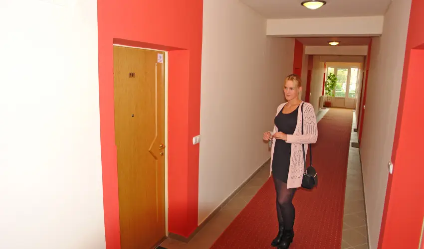 HoldLux Apartmanok Srvr