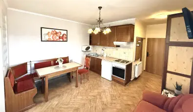 HoldLux Apartmanok S�rv�r