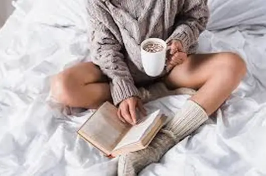 Holdvir�g Hotel, S�rv�r