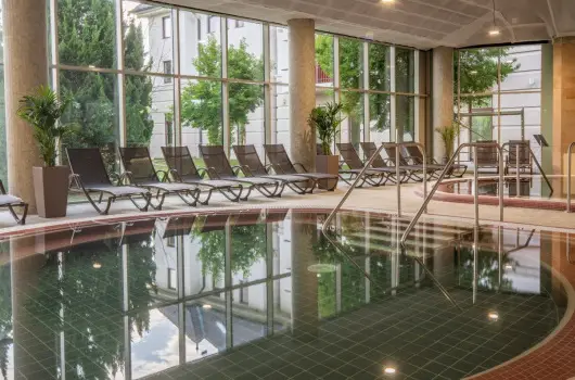 Greenfield Hotel Golf & Spa, Bk, Bkfrd, Srvr - 18 km