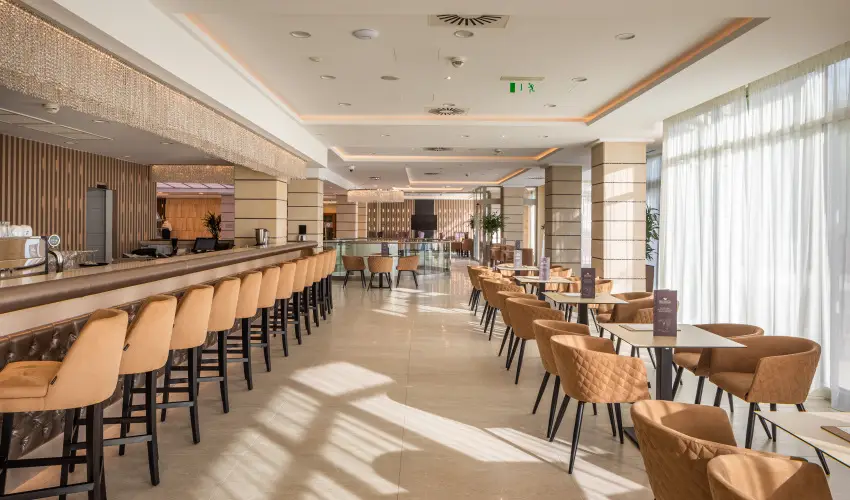 Greenfield Hotel Golf & Spa Bk, Bkfrd