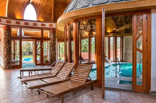 Hotel Piroska, B�k, B�kf�rd�, S�rv�r - 18 km