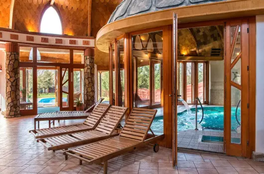 Hotel Piroska, B�k, B�kf�rd�, S�rv�r - 18 km