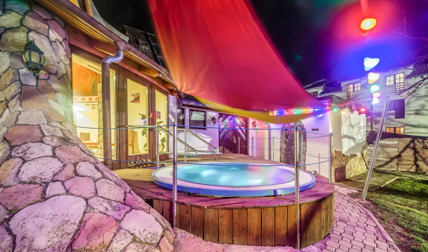 Hotel Piroska Bk, Bkfrd