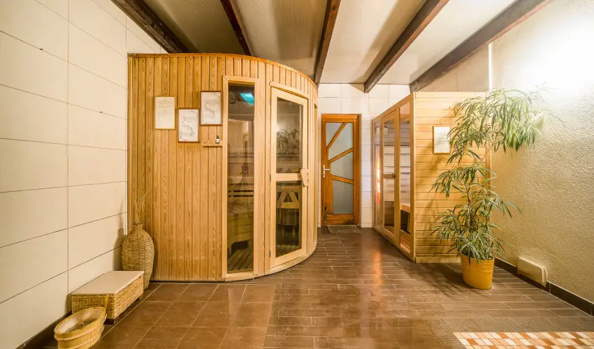 Hotel Piroska Bk, Bkfrd