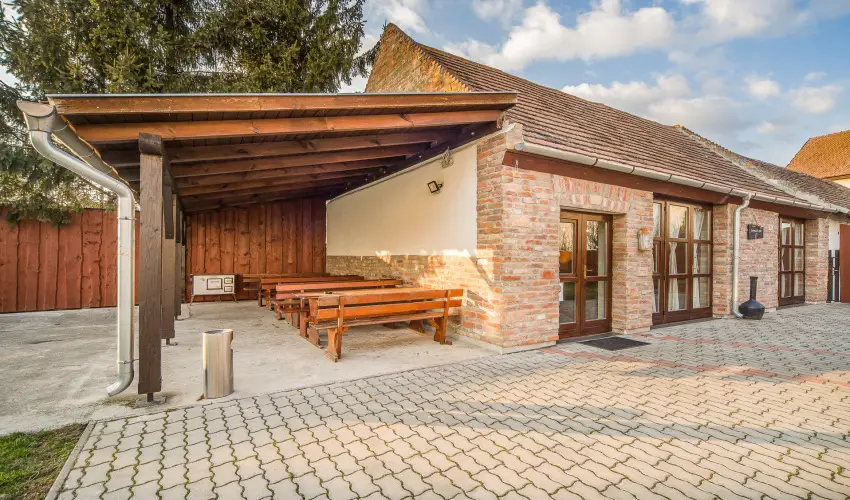 Hotel Piroska Bk, Bkfrd