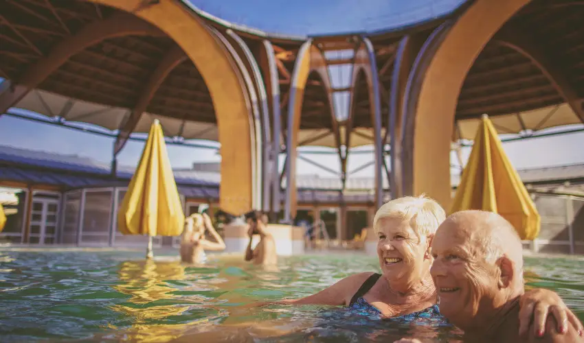 Hunguest Bk Bk, Bkfrd