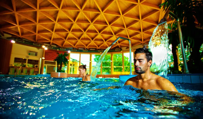 Hunguest Bk Bk, Bkfrd