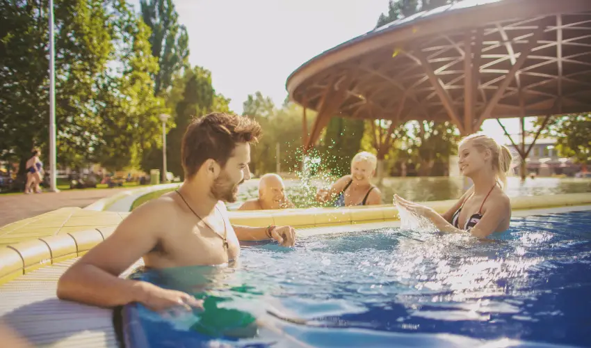 Hunguest Bk Bk, Bkfrd