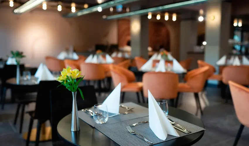 Hunguest Bk Bk, Bkfrd