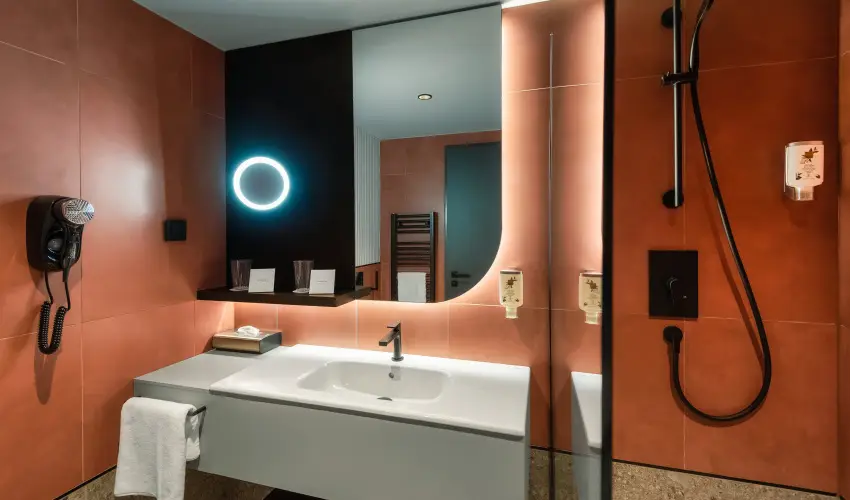 Hunguest Bk Bk, Bkfrd