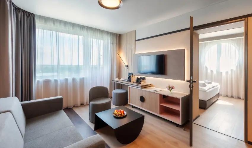 Hunguest Bk Bk, Bkfrd