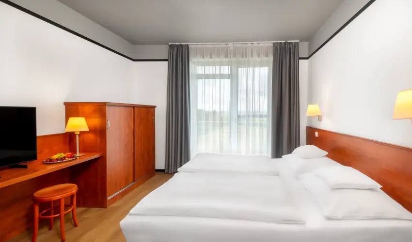 Hunguest Bk Bk, Bkfrd