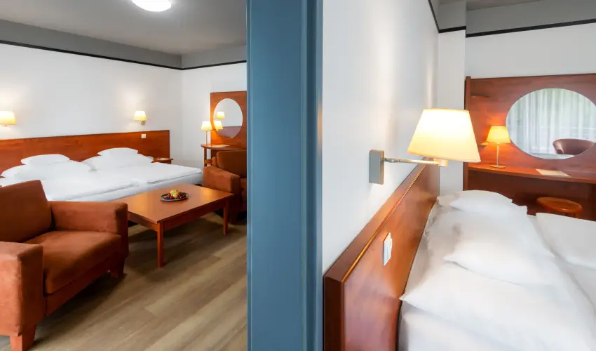 Hunguest Bk Bk, Bkfrd