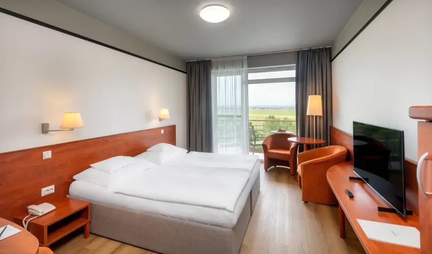 Hunguest Bk Bk, Bkfrd