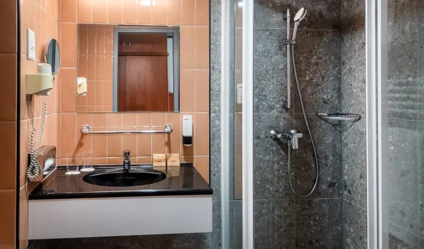 Hunguest Bk Bk, Bkfrd