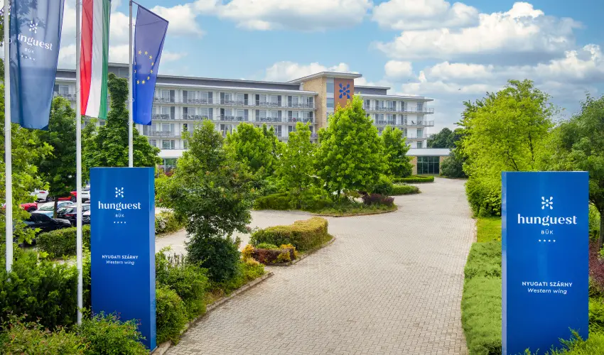 Hunguest Bk Bk, Bkfrd