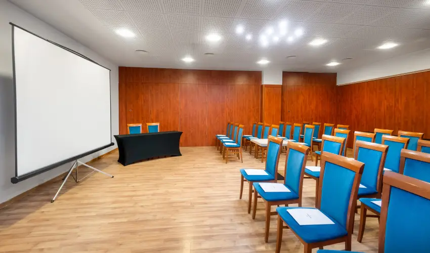 Hunguest Bk Bk, Bkfrd