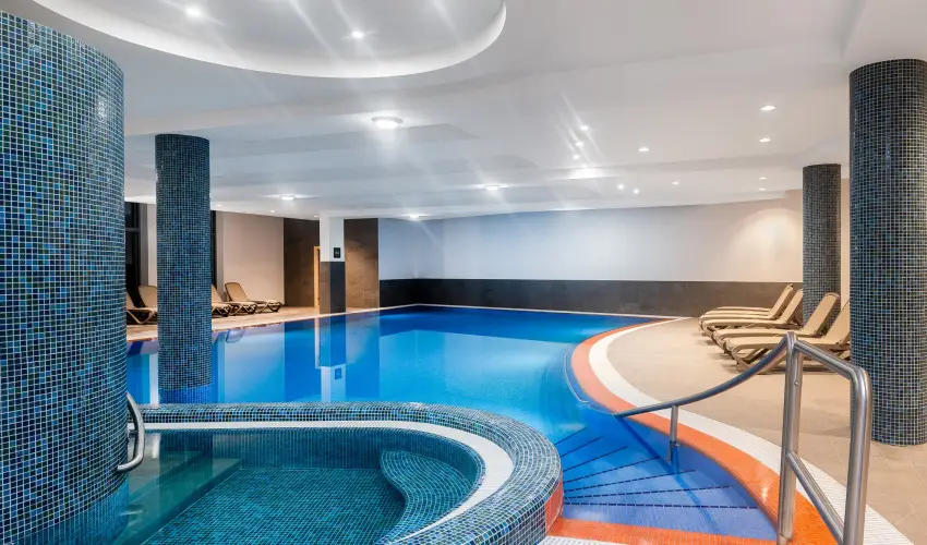 Hunguest Bk Bk, Bkfrd