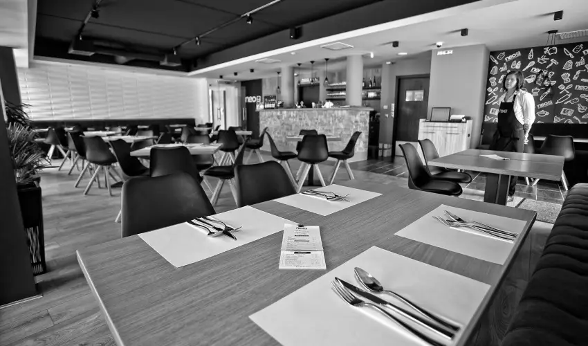 Hotel Vikt�ria S�rv�r