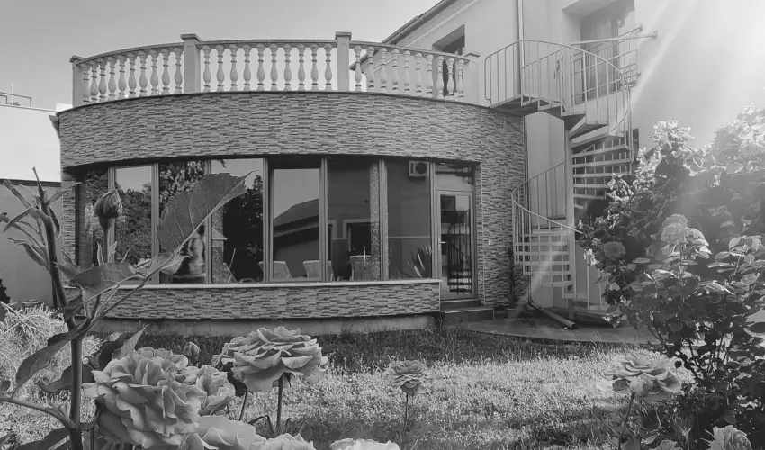 Hotel Vikt�ria S�rv�r