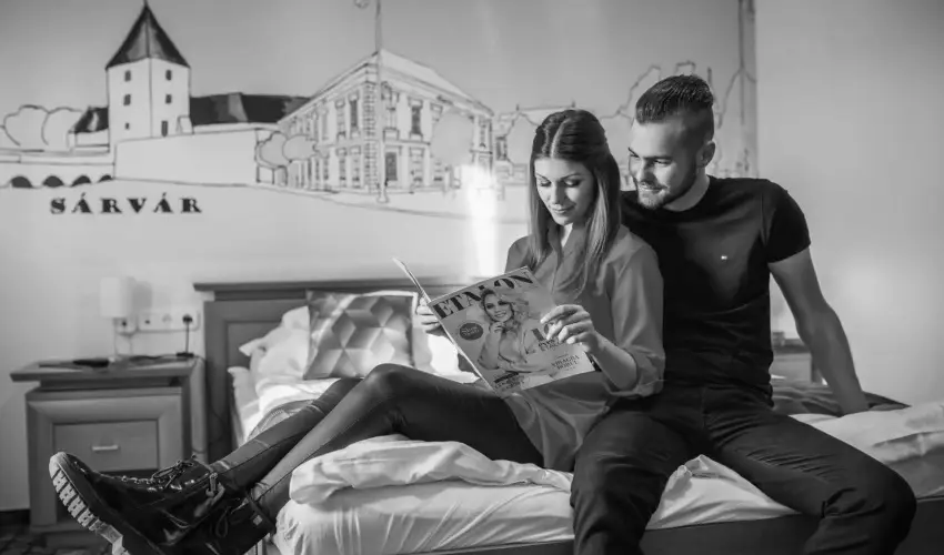 Hotel Vikt�ria S�rv�r