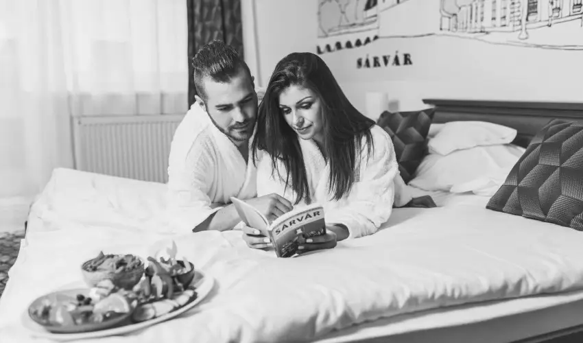 Hotel Vikt�ria S�rv�r