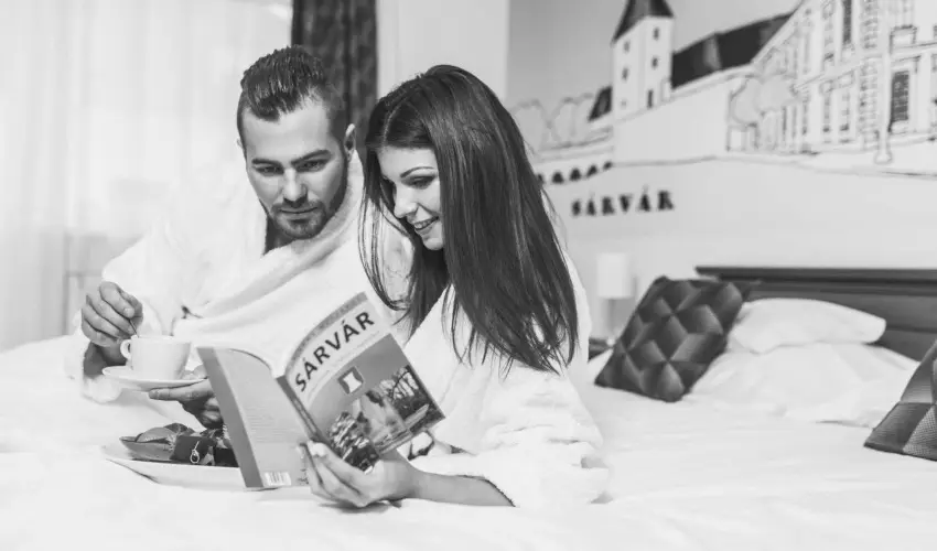 Hotel Vikt�ria S�rv�r