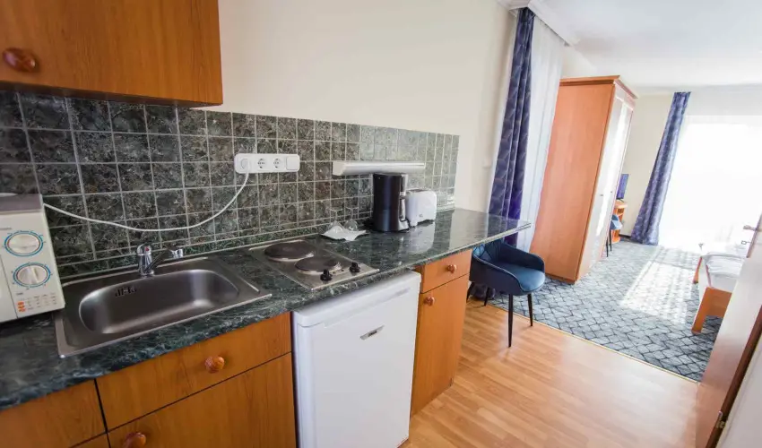 Hotel Vikt�ria S�rv�r