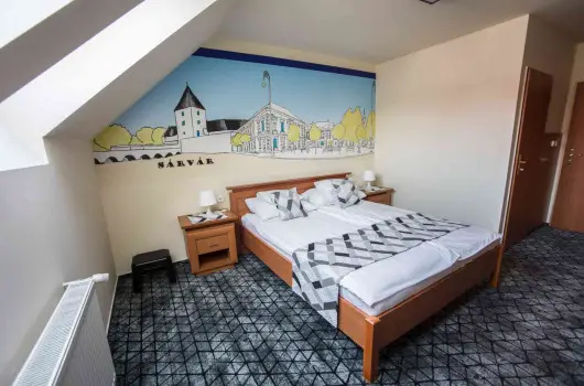 Hotel Viktria, Srvr