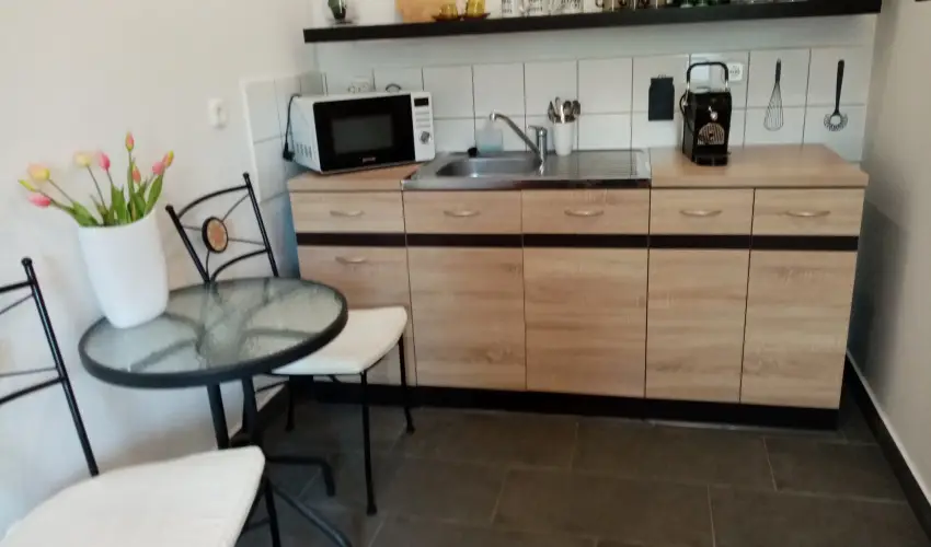 K�szeghegyalja Vend�gh�z Horv�tzsid�ny