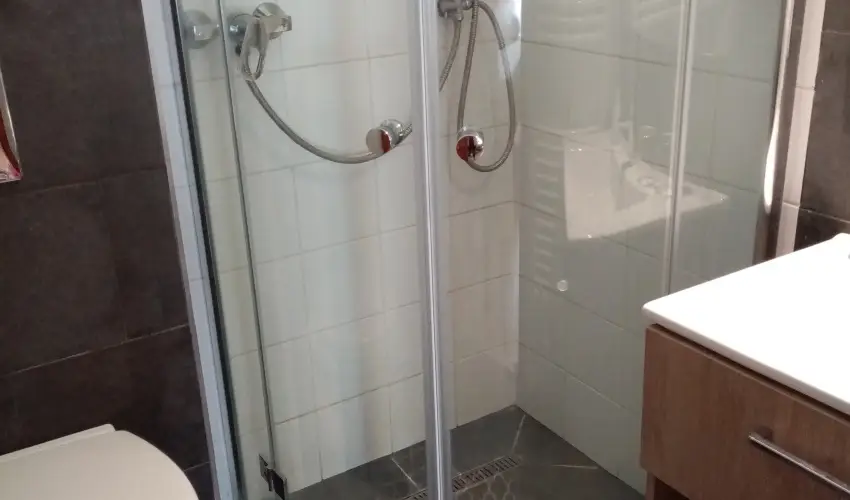 K�szeghegyalja Vend�gh�z Horv�tzsid�ny