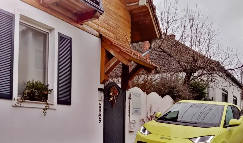 K�szeghegyalja Vend�gh�z Horv�tzsid�ny