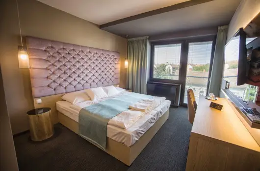 Onyx Luxury S�rv�r, S�rv�r