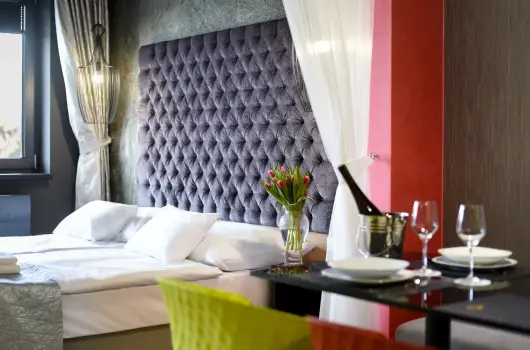 Onyx Luxury Srvr, Srvr